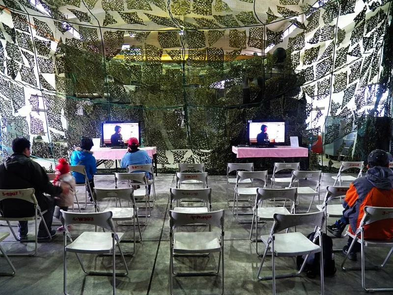 Where the Magic Breaks: Recognizing the Exact Moment You've Lost Your Audience's Trust